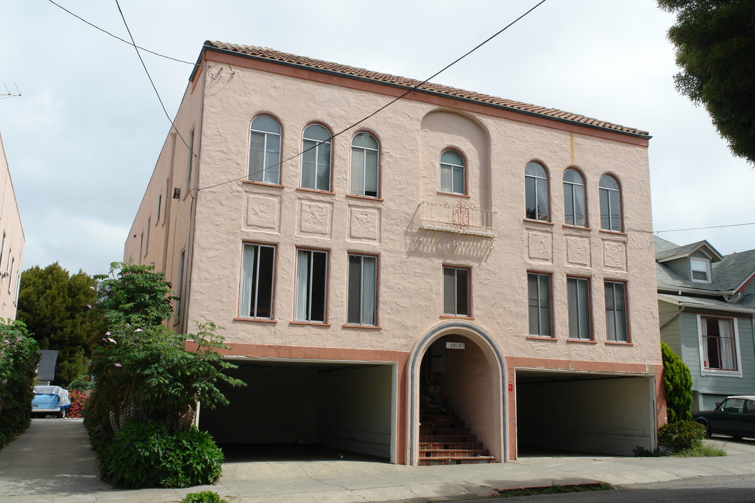 2215 Channing Way in Berkeley, CA - Foto de edificio