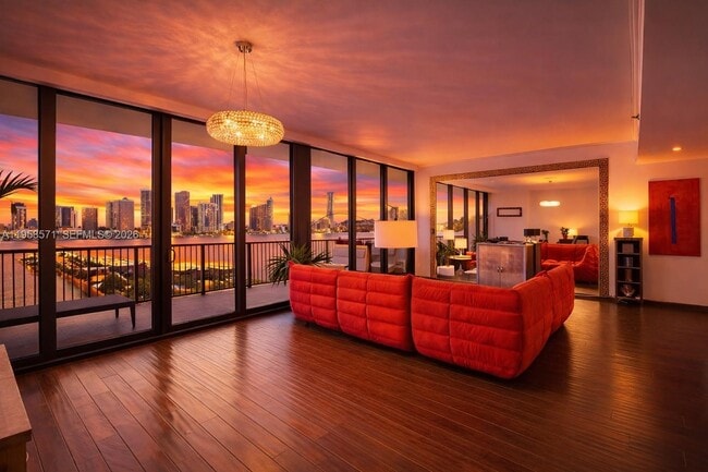 1000 Venetian Way, Unit 1106 in Miami Beach, FL - Building Photo - Building Photo