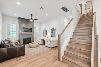 1095 Twain St in Driftwood, TX - Building Photo - Building Photo