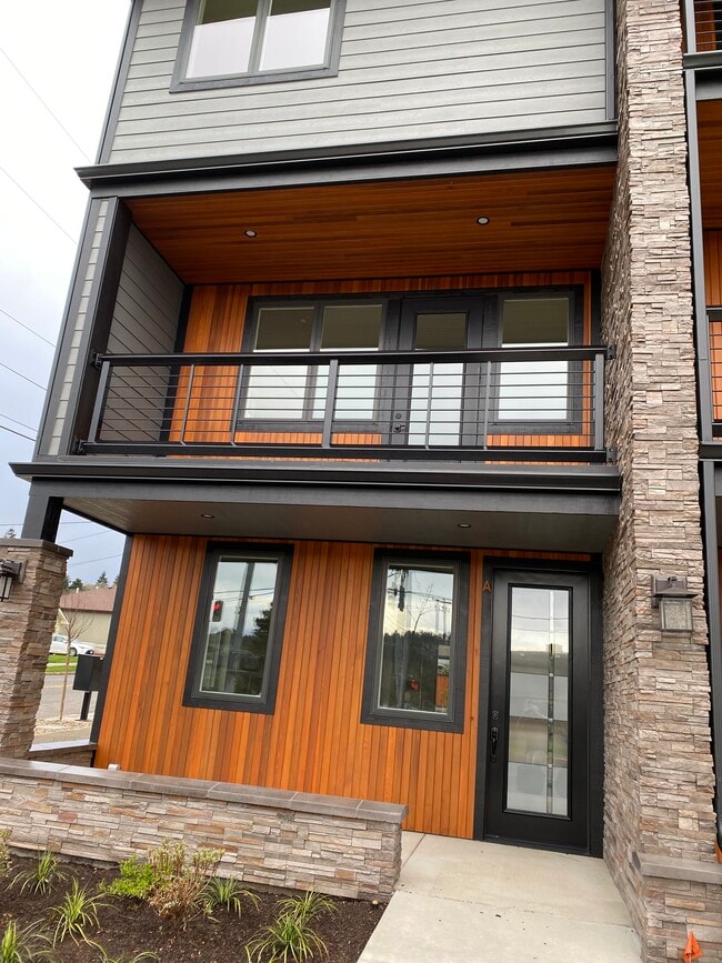 property at 2380 Willamette St