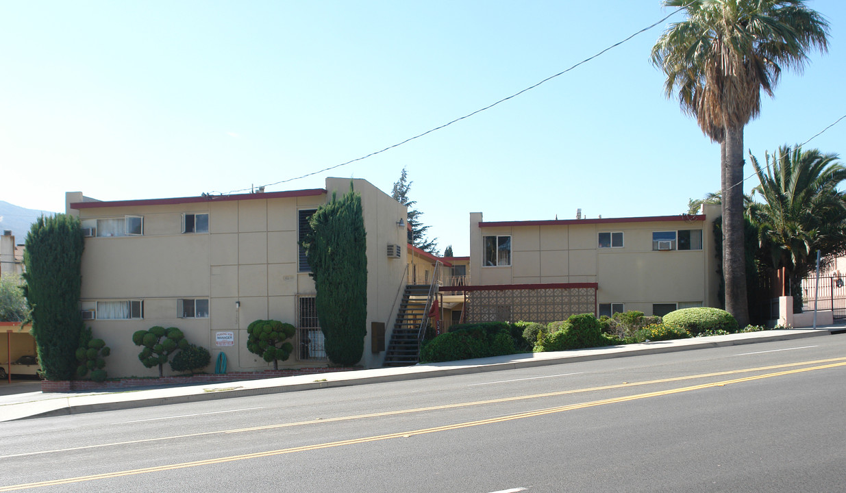 4133 La Crescenta Ave in La Crescenta, CA - Building Photo