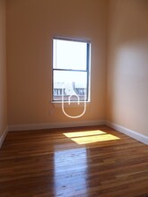 652 Massachusetts Ave, Unit 4 in Boston, MA - Building Photo - Building Photo