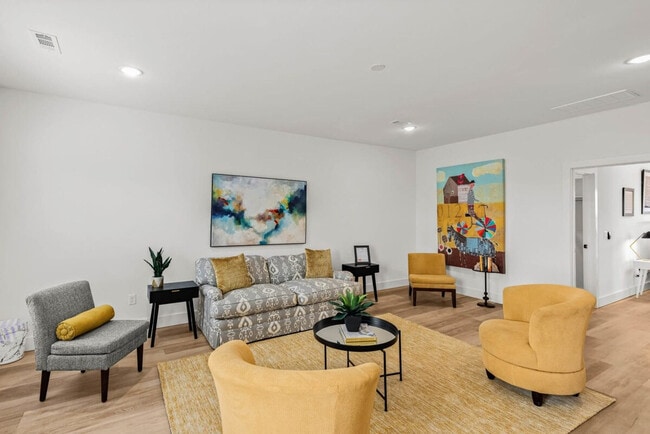 2606 SW Livingston Square