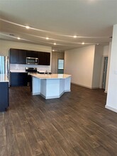 402 Barton Creek Ln in Hutto, TX - Building Photo - Building Photo