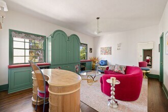 10966 Strathmore Dr in Los Angeles, CA - Building Photo - Building Photo