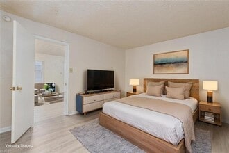 5667 Brickell Rd, Unit 19 in Norfolk, VA - Building Photo - Building Photo