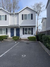6702 SE 80th Ave in Portland, OR - Building Photo - Building Photo