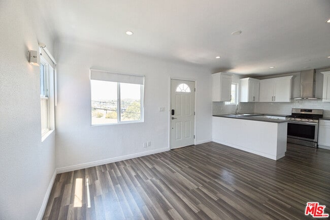 1416 Helen Dr in Los Angeles, CA - Foto de edificio - Building Photo