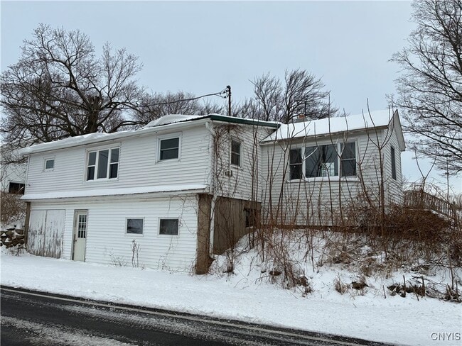 7470 Perry Rd in Baldwinsville, NY - Building Photo - Building Photo