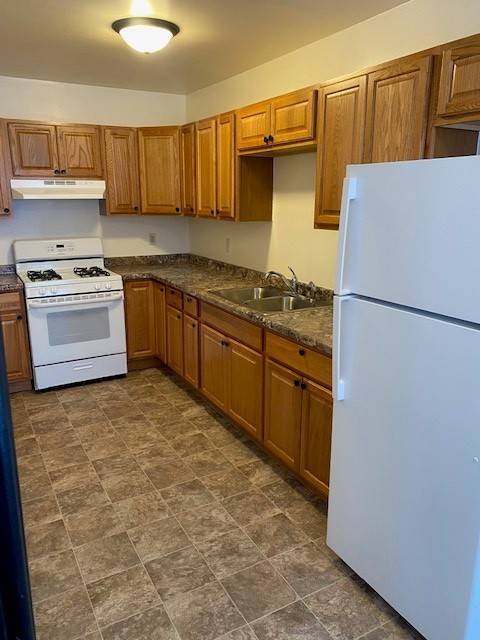 3220 35th St, Unit 3 in Astoria, NY - Building Photo - Building Photo