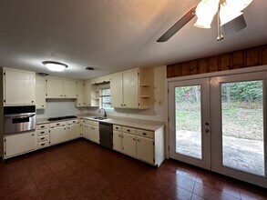 2214 Joyner Dr in Tallahassee, FL - Building Photo - Building Photo