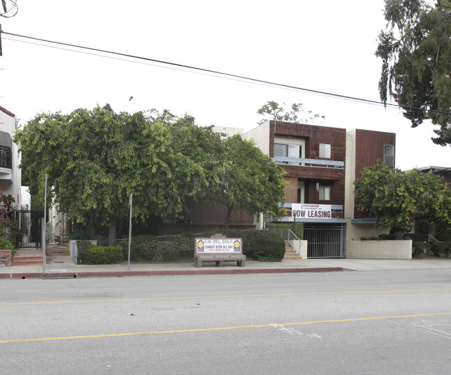 Moorpark Apartments in Studio City, CA - Building Photo - Building Photo