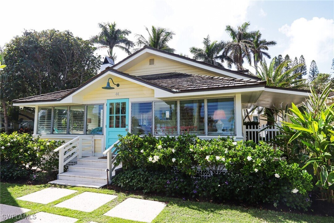 44 11th Ave S in Naples, FL - Building Photo
