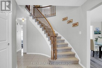 17 Cullen Ct in Ottawa, ON - Building Photo - Building Photo