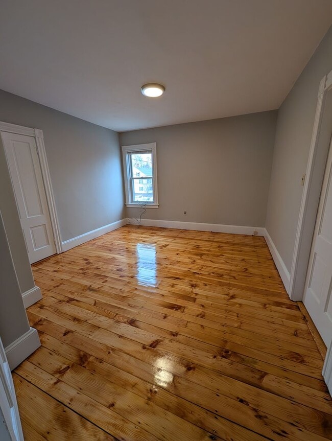 311 N Main St in Uxbridge, MA - Building Photo - Building Photo