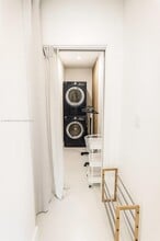 1615 NE 108th St in Miami, FL - Building Photo - Building Photo