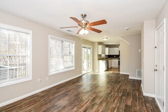 1612 Eagle Dr in Woodstock, GA - Building Photo - Building Photo