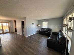 1252 Marionola Way in Pinole, CA - Building Photo - Building Photo