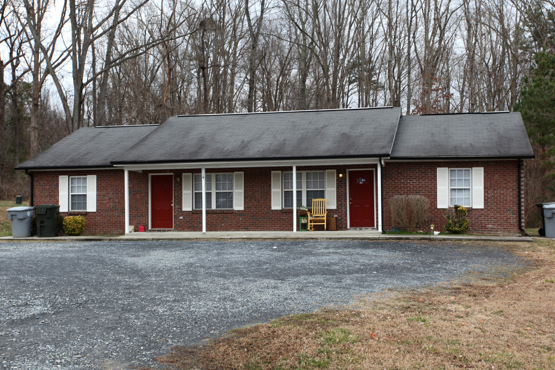 1126 Timbal Ct in Asheboro, NC - Building Photo