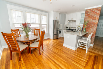 60 Starr St, Unit 2 in New Haven, CT - Building Photo - Building Photo