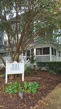 300 E Park Ave, Unit 14 in Charlotte, NC - Building Photo - Building Photo