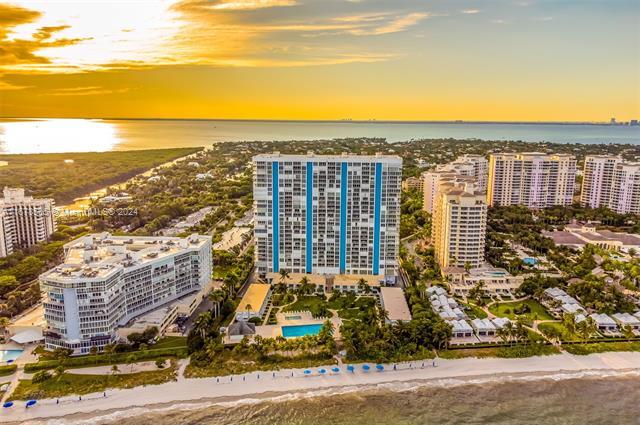 881 Ocean Dr, Unit 16B in Key Biscayne, FL - Foto de edificio