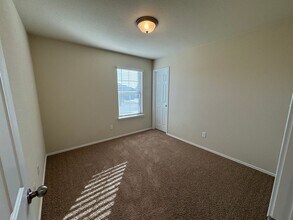 5913 Harriet Tubman Ave in Killeen, TX - Building Photo - Building Photo