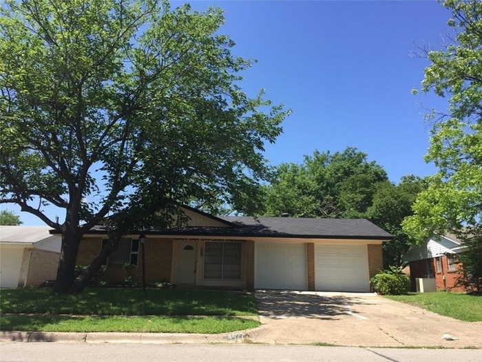 4427 Live Oak Dr in Mesquite, TX - Foto de edificio
