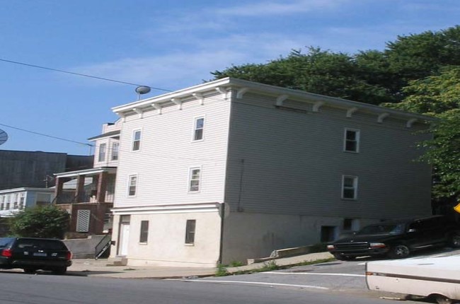 300-302 York Ave in Staten Island, NY - Building Photo - Building Photo