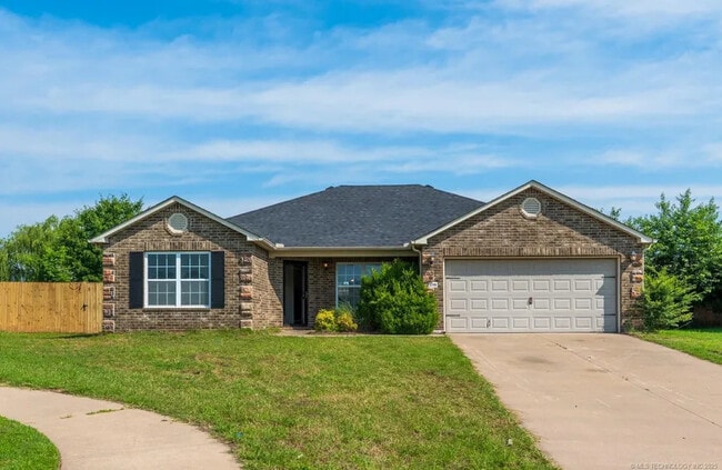 2708 W Fredericksburg St in Broken Arrow, OK - Building Photo - Building Photo