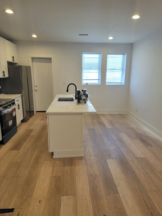 1422 S Napa St in Philadelphia, PA - Building Photo