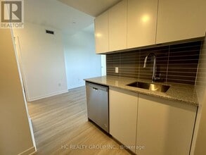 500 Wilson Ave in Toronto, ON - Building Photo - Building Photo