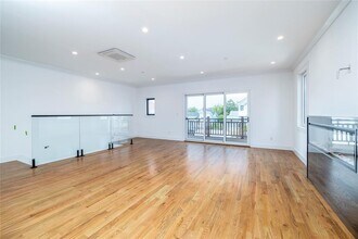 622 W Penn St in Long Beach, NY - Building Photo - Building Photo