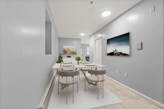 81 Bergen Ave-Unit -STREET LEVEL BASEMENT in Jersey City, NJ - Building Photo - Building Photo