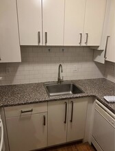 240 Pine St in Jersey City, NJ - Building Photo - Building Photo