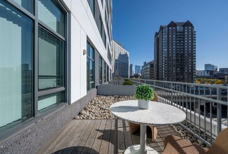 20 Child St, Unit 1402 in Boston, MA - Building Photo - Building Photo