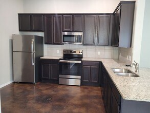 1127 Stanley Wy in Seguin, TX - Building Photo - Building Photo