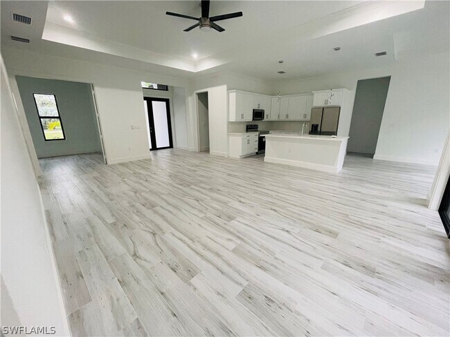 2567 12th Ave NE in Naples, FL - Building Photo - Building Photo