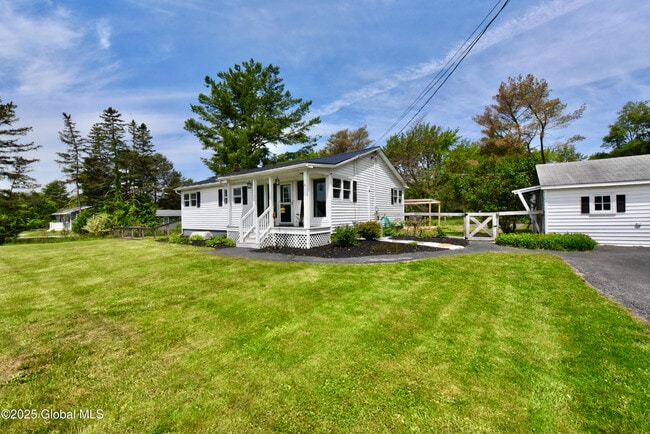 48 Jenkins Rd in Burnt Hills, NY - Building Photo - Building Photo