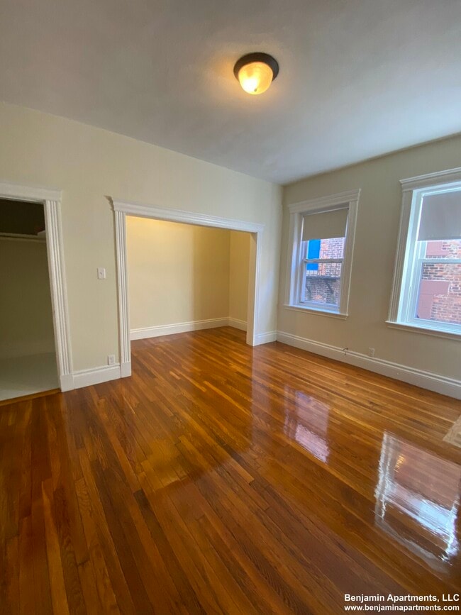 5 Walbridge St, Unit 2 in Boston, MA - Foto de edificio - Building Photo