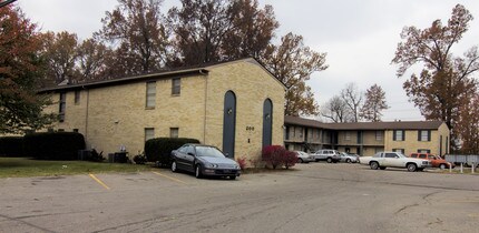 4700 Valla Rd in Louisville, KY - Building Photo - Building Photo