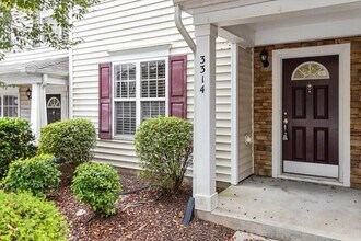 3314 Ivy Wood Ln in Durham, NC - Foto de edificio - Building Photo