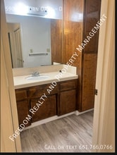 5901 Auburn Oaks Dr in Bakersfield, CA - Building Photo - Building Photo