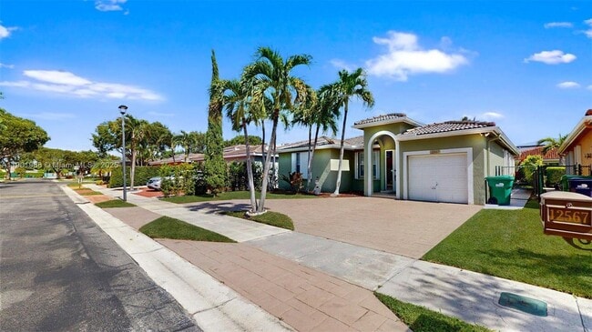 12567 SW 121st Ave in Miami, FL - Building Photo - Building Photo