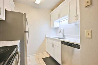 14325 Hanging Moss Cir in Tampa, FL - Building Photo - Building Photo