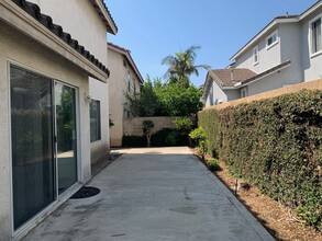 310 S Linhaven Cir in Anaheim, CA - Building Photo - Building Photo