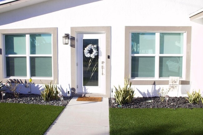 517 NW 52nd St in Boca Raton, FL - Building Photo - Building Photo