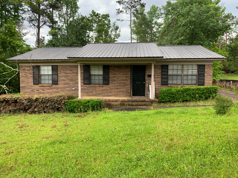 660 Bloedel Ave in Thomasville, AL - Building Photo