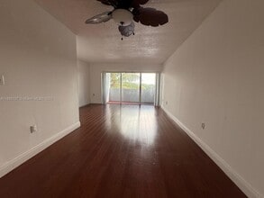 9357 Fontainebleau Blvd, Unit D414 in Miami, FL - Building Photo - Building Photo