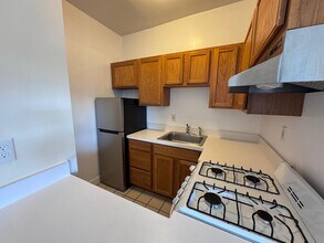 1125 Commonwealth Ave, Unit 26 in Boston, MA - Building Photo - Building Photo